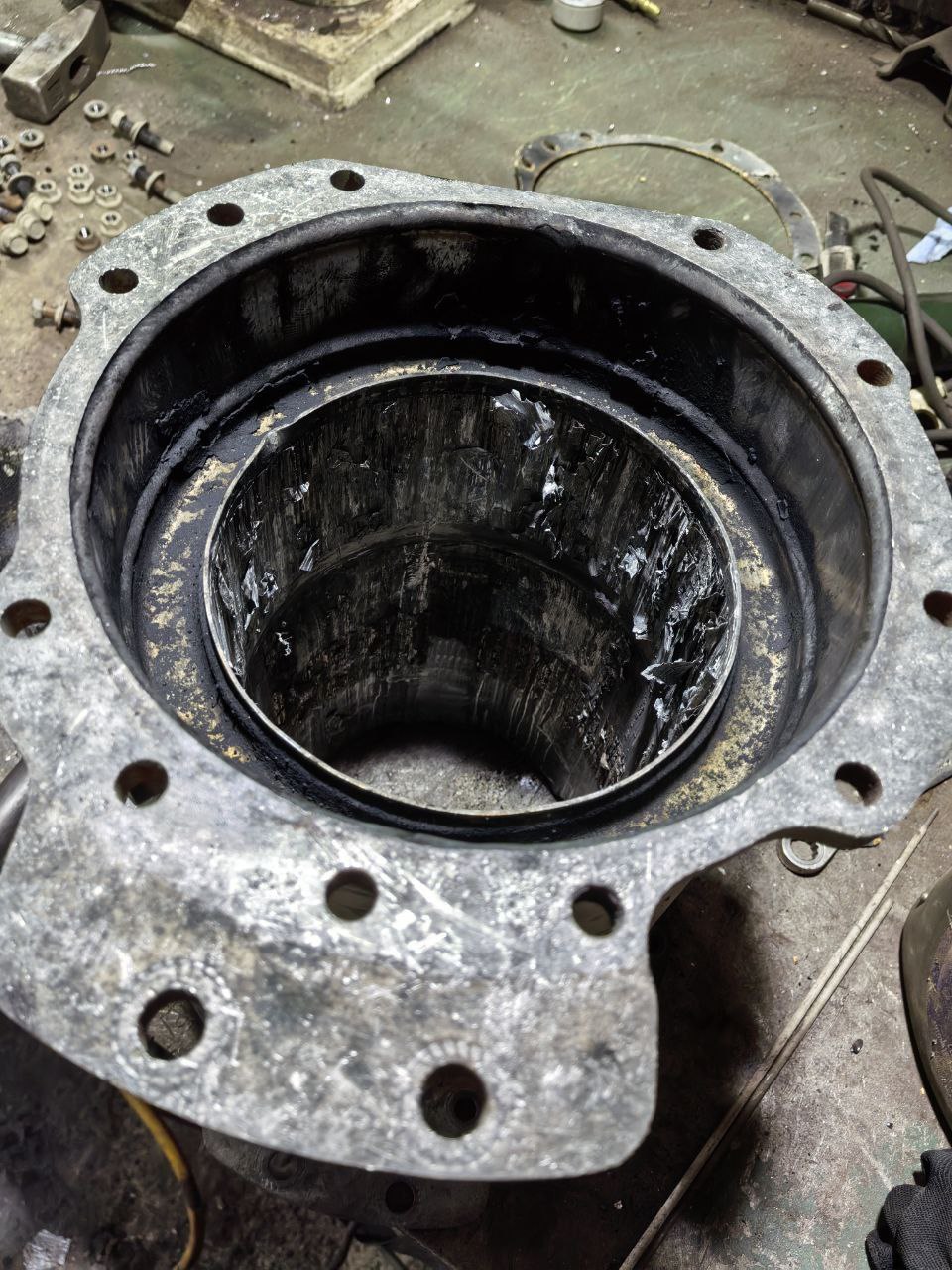 Сажевый фильтр Hyundai HD78 после демонтажа